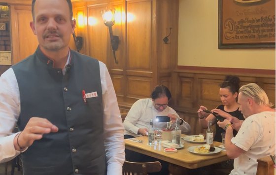 Bild Chef vum Deens ...